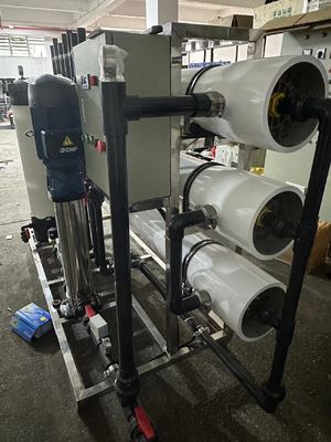 İyi bir fiyat. 8040/4040 Membran Ticari RO Sistemi 220V/380V Su Temizliği için çevrimiçi