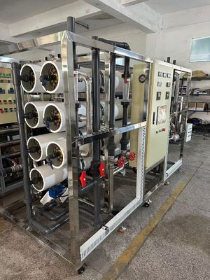 İyi bir fiyat. 150-300 Psi Basınç Derecesi RO Ultrafiltrasyon Ön-düzeltme ve Performansı ile Sıvı Su Sistemi çevrimiçi