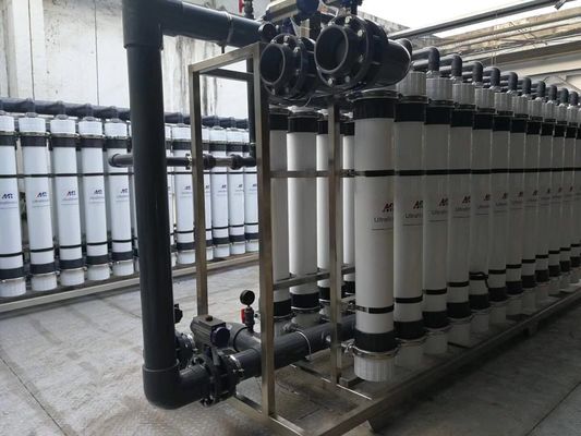 İyi bir fiyat. %99 Kabarıklık Kaldırma Hızı 100m3/saat Kapasite ve Ön Tedavi ile Ultrafiltrasyon Sistemi çevrimiçi